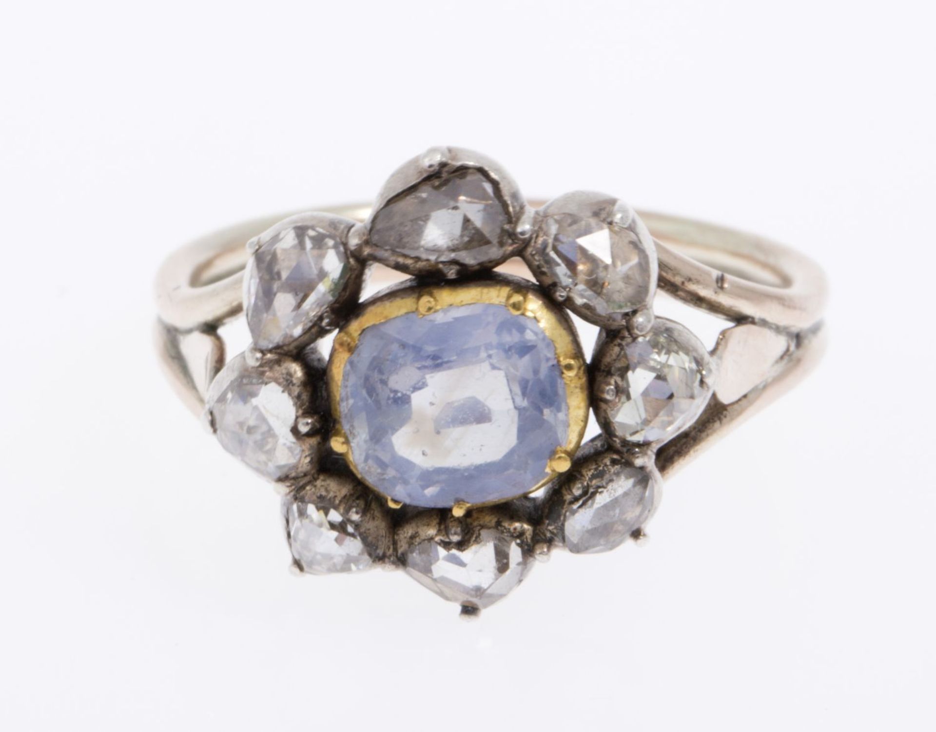 Diamant-Saphir-RingRotgold 333 (geprüft). Ringkopf ausgefasst mit hellblauem Farbstein, wohl - Image 2 of 2