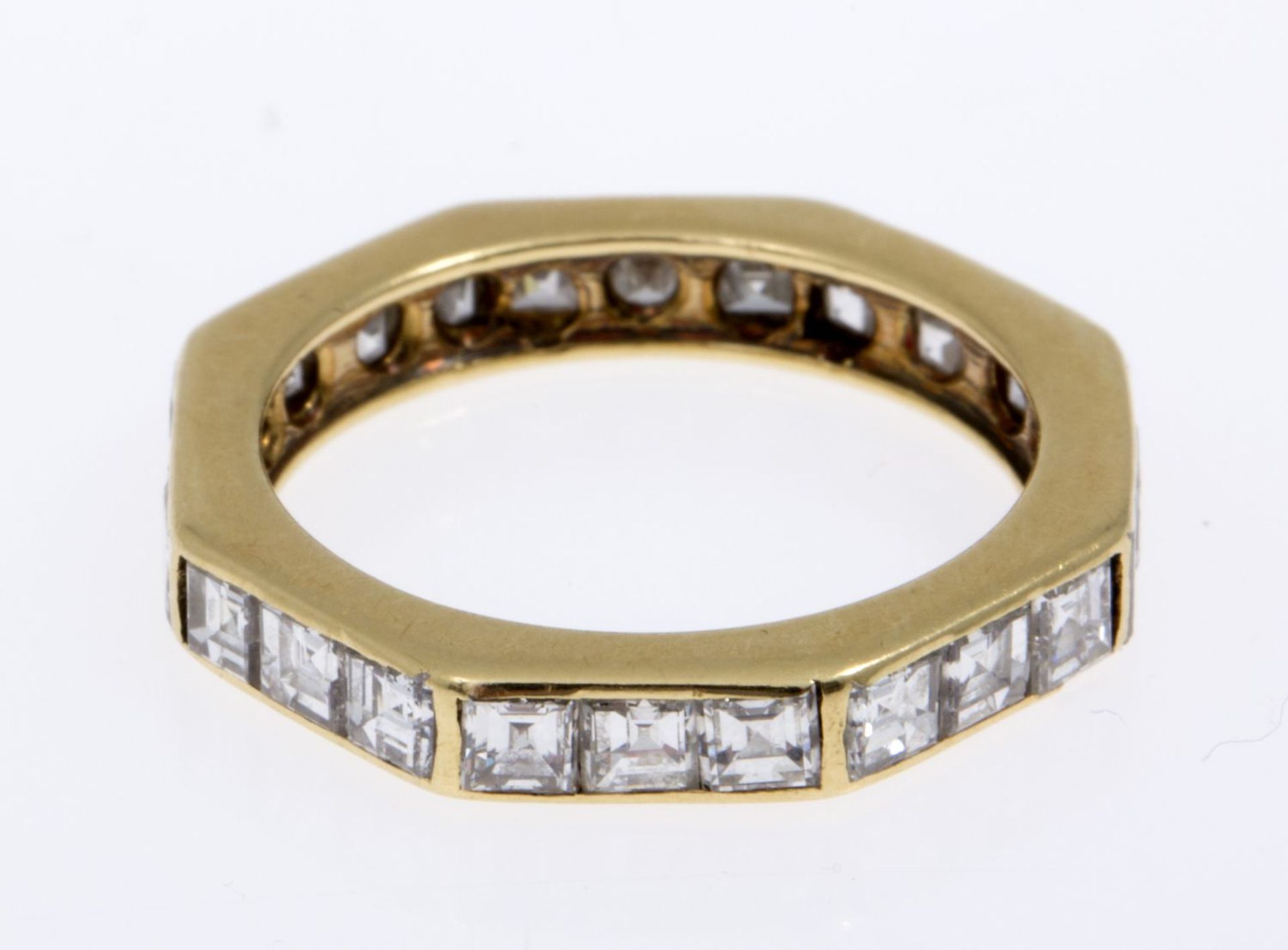 Memory-Ring mit DiamantenGelbgold 750 (geprüft). Oktogonale Ringschiene ausgefasst mit 24 Dia.- - Bild 2 aus 2