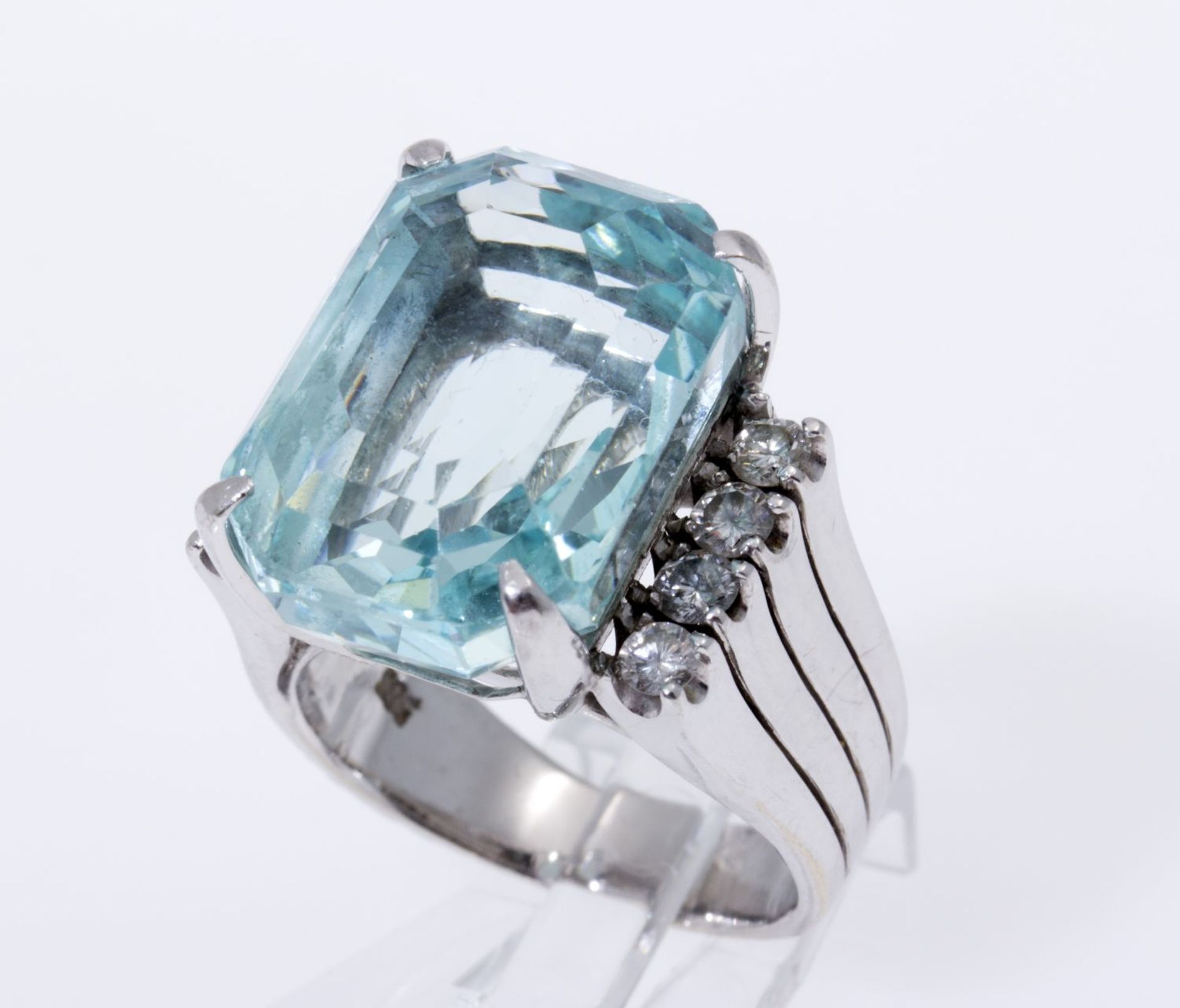 Aquamarin-Brillant-Ring