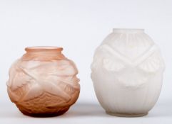 Zwei Art déco-Vasen
