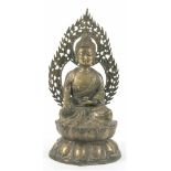 Buddha-Figur "Akshobhya mit Erdberührungsgeste", 19.Jh., sitzend auf Lotossockel, Messing,H. 35 cm