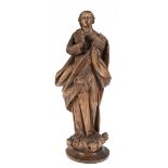 Heiligenfigur "Jesus", 18. Jh., Lindenholz, geschnitzt und gefaßt, auf Kugel mit 3Puttoköpfen