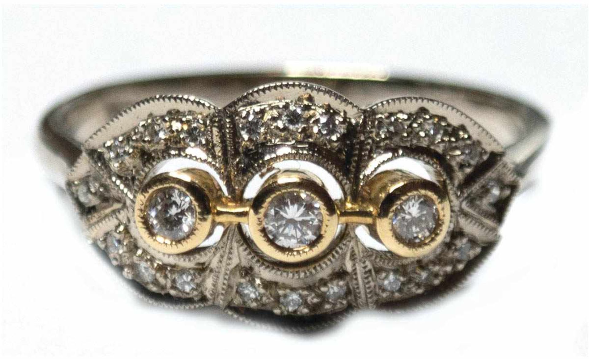 Ring im Art-Deco-Stil, 750er GG/WG,Brillanten zus. ca. 0,20 ct., RG 56, Innendm. 17,8mm, Gew. ca.