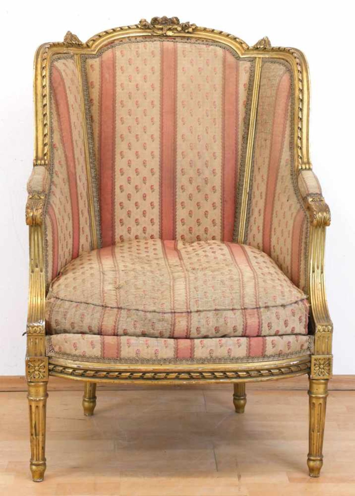 Bergere, Frankreich um 1900, gold gefaßt, Sitz mit aufgelegtem Sitzkissen,