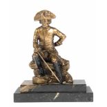 Figur "Friedrich der Große", Metallguß, bronziert, H. 15 cm, auf gestuftem Marmorsockel,H. 3,5 cm