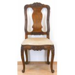 Barock-Stuhl, Nußbaum, beschnitzt, gepolsterter Sitz mit hellem Stoffbezug, Rückenlehnemit