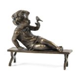 Bronze-Figur "Auf Bank liegendes Kind mit einem Vogel auf der Hand", Nachguß 20. Jh.,signiert "M. Le