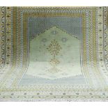 Orient-Teppich, Kirman, mehrfarbig, mit zentralem Medaillon und floralen Motiven, fleckig,335x250