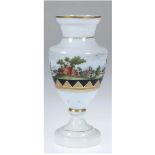 Biedermeier-Vase, Milchglas, mit umlaufendem Landschaftsdekor und Goldstaffage,Gebrauchspuren, H. 25