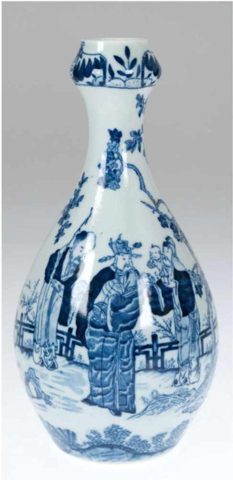 Vase, China, blauer figürlicher und Landschaftsdekor, H. 31 cm