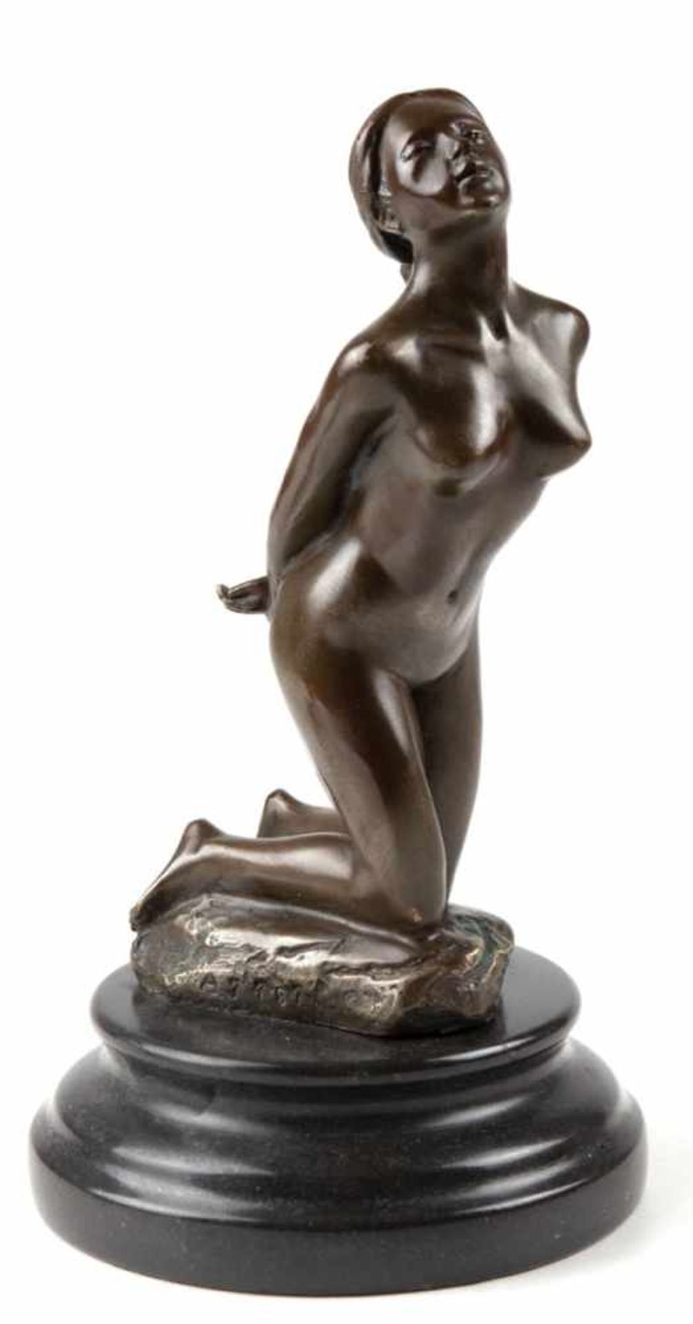 Bronze-Figur "Kniender weiblicher Akt", Nachguß 20. Jh., signiert "Milo", braun patiniert,