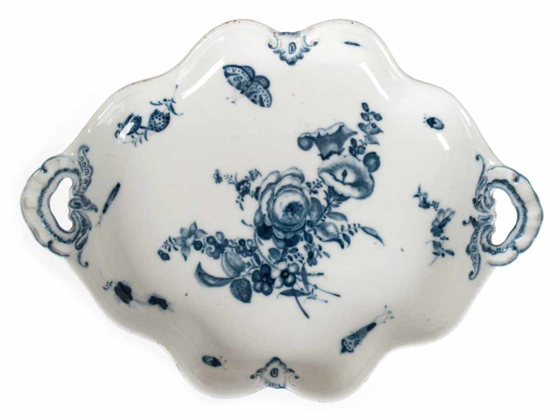 Meissen-Platte, 18. Jh., Marke 1763-1807, Blaue Blume mit Insekten, geschweifte Rand