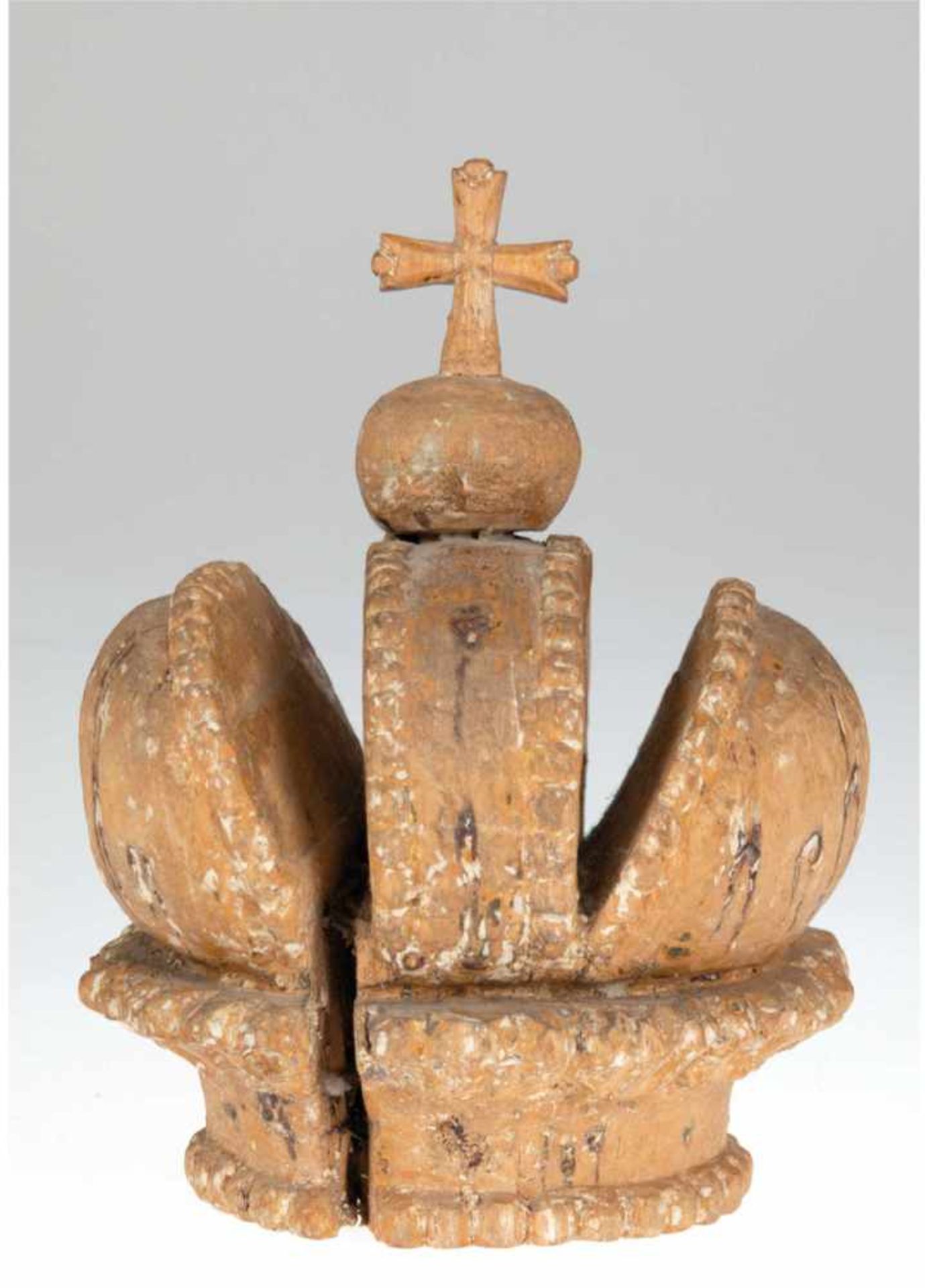 Marienkrone 19. Jh., Holz, wohl Süddeutschland, geschnitzt, in der Art einer geschlossenenKrone, mit