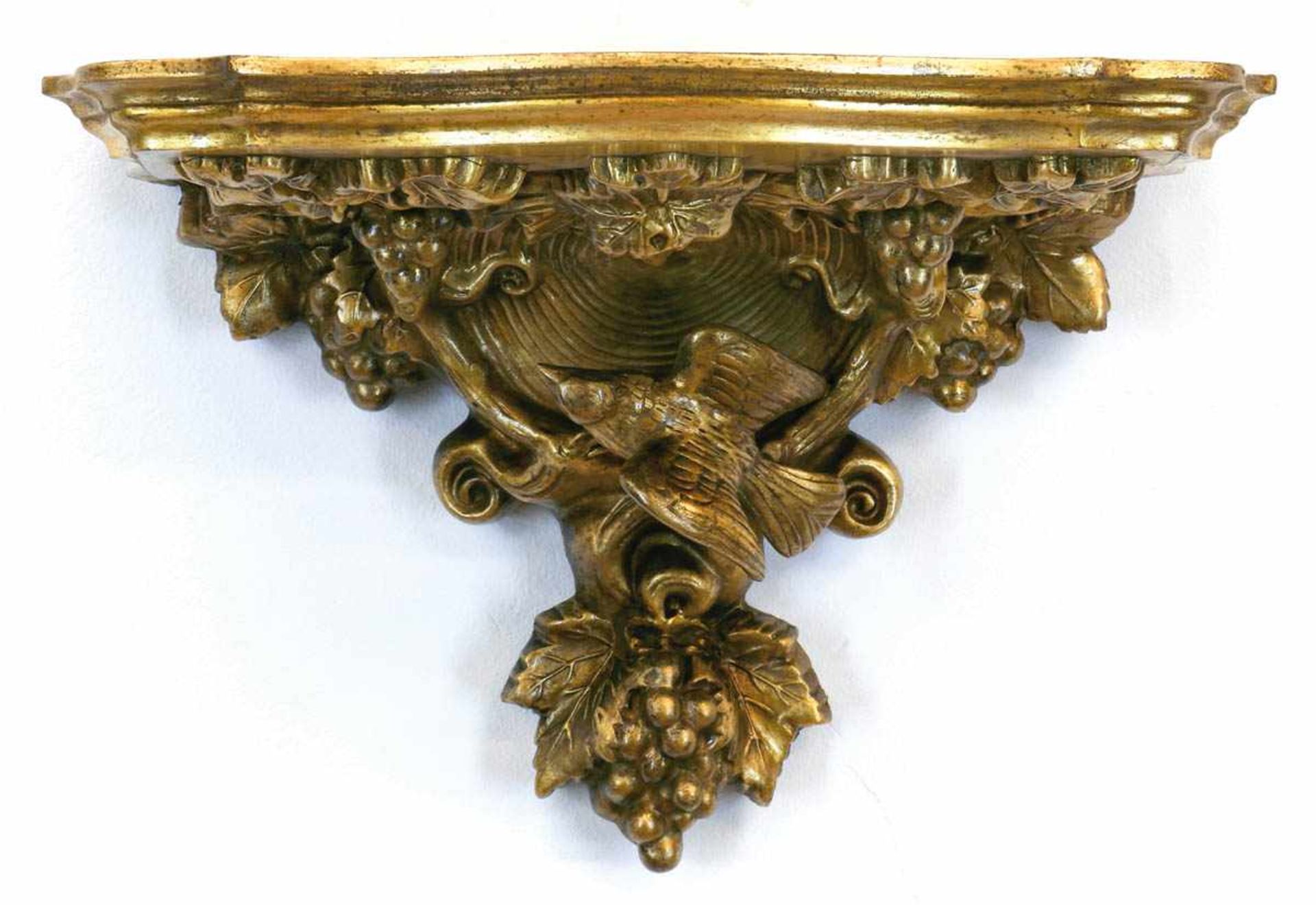 Wandkonsole, 19. Jh., Holz mit reichen vergoldeten Stuckverzierungen, Vogel, Trauben undWeinblatt,