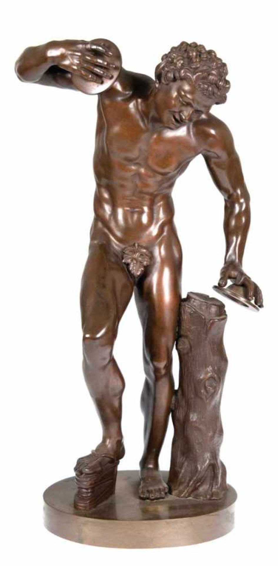 Bronze-Figur "Männlicher Akt mit Kastagietten am Baumstamm stehend", Nachguß 20. Jh.,signiert "