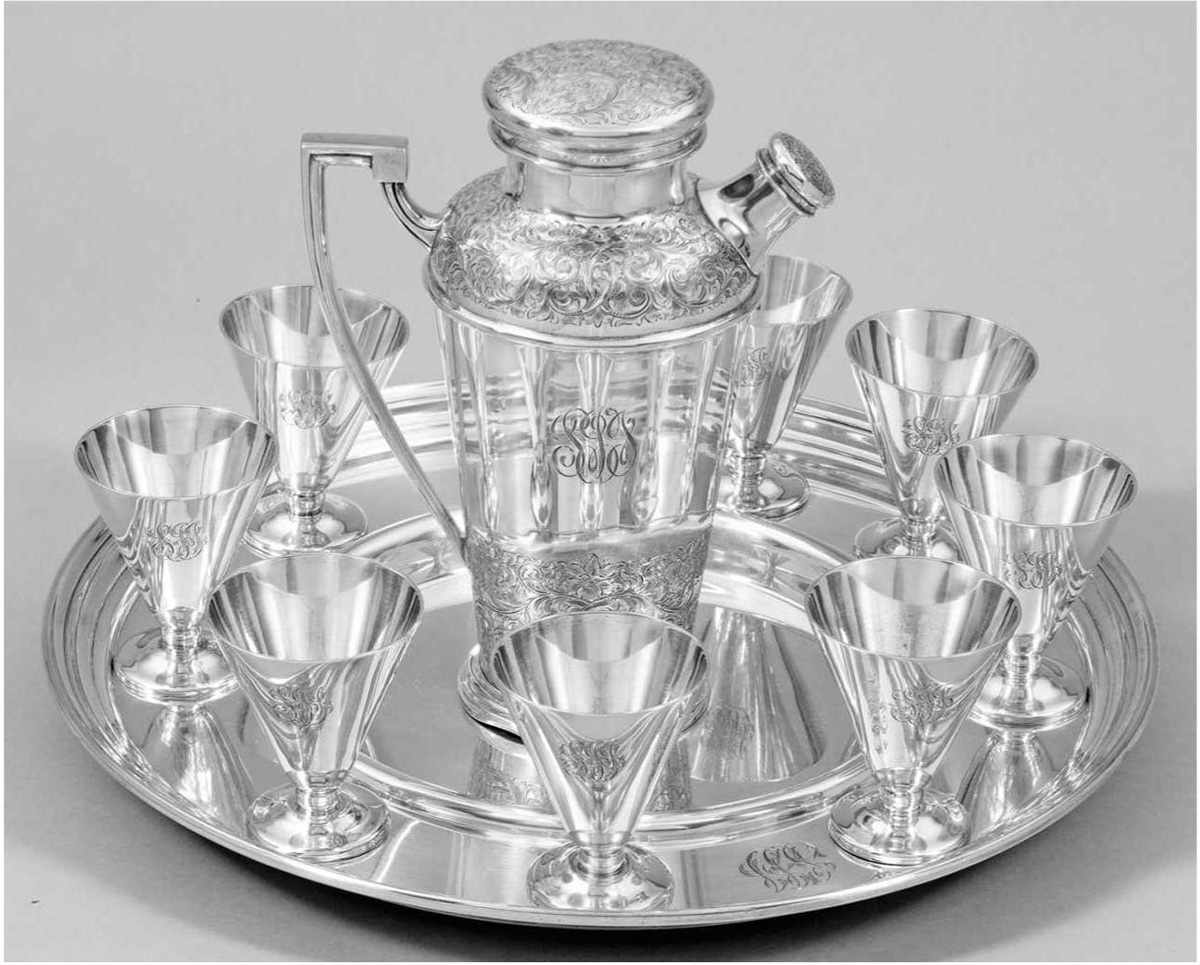 Cocktail-Service, Sterling-Silber, 1939, 10-teilig dabei Mixkanne, 8 Cocktailbecher undTablett,