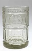 Großes Bäderglas, um 1850, farblos, becherförmig, unterm Stand blütenförmigerOlivenschliff,