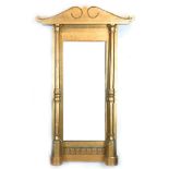 Biedermeier-Spiegel, gold gefaßt, beidseitig Vollsäulen, geteiltes Spiegelglas (etwasblind),