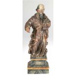 Barock-Skulptur "Heiliger auf Sockel stehend", Holz vollplastisch geschnitzt und polychromgefaßt,