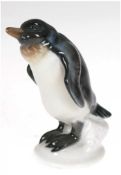 Porzellanfigur "Pinguin", Rosenthal, Entwurf Karl Himmelstoss (1878-1967), sign.,polychrom bemalt,