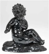 Goldscheider-Figur "Sitzender Putto", Wien, Keramik, schwarz glasiert, gemarkt, Preß-Nr.5305 1 10,