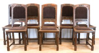 Satz von 8 Jugendstil-Stühlen, Eiche, floral beschnitzt, gepolsterter Sitz undRückenlehne, brauner