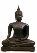 Buddha, Thailand wohl 16. Jh., Bronze braun patiniert, sitzender Buddha mit Erleuchtungund Geste der