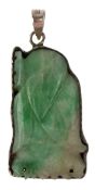 Buddha-Anhänge, geschnitze Jade, Silber-Fassung, filigrane Rückseite, Ges.-L. 3 cm