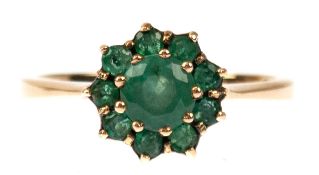 Ring, 585er GG, ges. 2,5 g, rosettenförmig besetzt mit Smaragden, RG 50