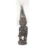 Afrikanische Frauenfigur, Holz geschnitzt, Gebrauchspuren, H. 28 cm