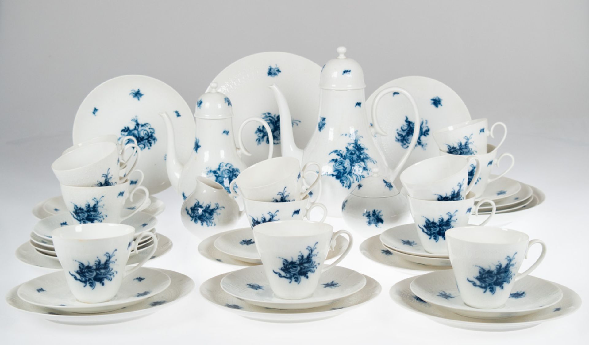 Kaffeeservice, 1950er Jahre, Rosenthal, Romanze in Blau, bestehend aus 13 Tassen, 12 UT,12