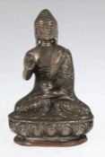 Buddha, um 1890, Bronze, versilbert, H. 11 cm