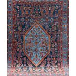 Teppich, blau-/rotgrundig, mit zentralem Medaillon u. floralen Motiven, alle Kantenbelaufen, 2