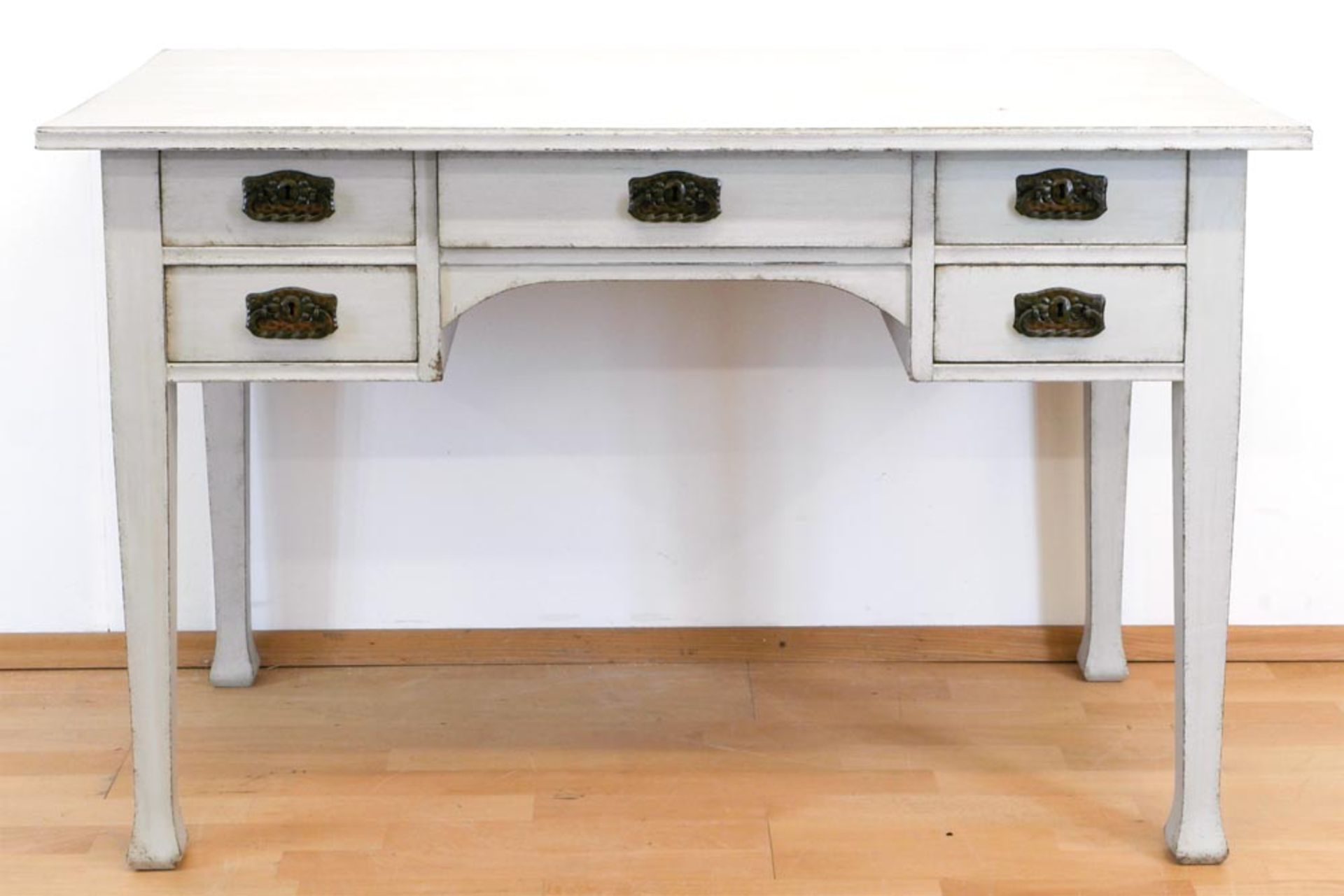 Jugendstil-Schreibtisch, weiß gefaßt, 5-schübig, 77x121x64 cm
