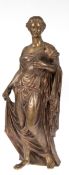 Skulptur "Griechische Göttin mit Blumenkranz", Bronze, patiniert, H. 39 cm