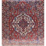 Bachtiar, Persien, rotgrundig mit zentralem Medaillon u. floralen Motiven, 225x153 cm