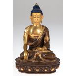 Skulptur "Buddha mit Erdberührungsgeste auf Lotusthron sitzend", Bronze, Gesicht feingemalt,