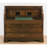 Biedermeier-Zylinderbureau, Mahagoni furniert, 4-schübiger Korpus, oberer Schub mitanstellbarer