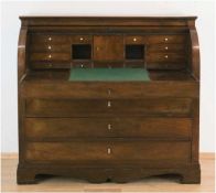 Biedermeier-Zylinderbureau, Mahagoni furniert, 4-schübiger Korpus, oberer Schub mitanstellbarer