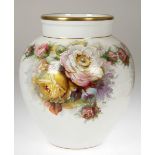 Große Vase, Hutschenreuther, polychromer Rosendekor mit partieller Übermalung, Goldränder,H. 29 cm