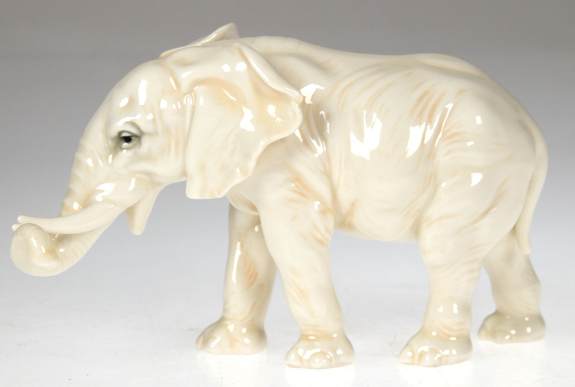 Porzellanfigur "Elefant", Volkstedt, um 1920, gemarkt ENS für Karl Ens,