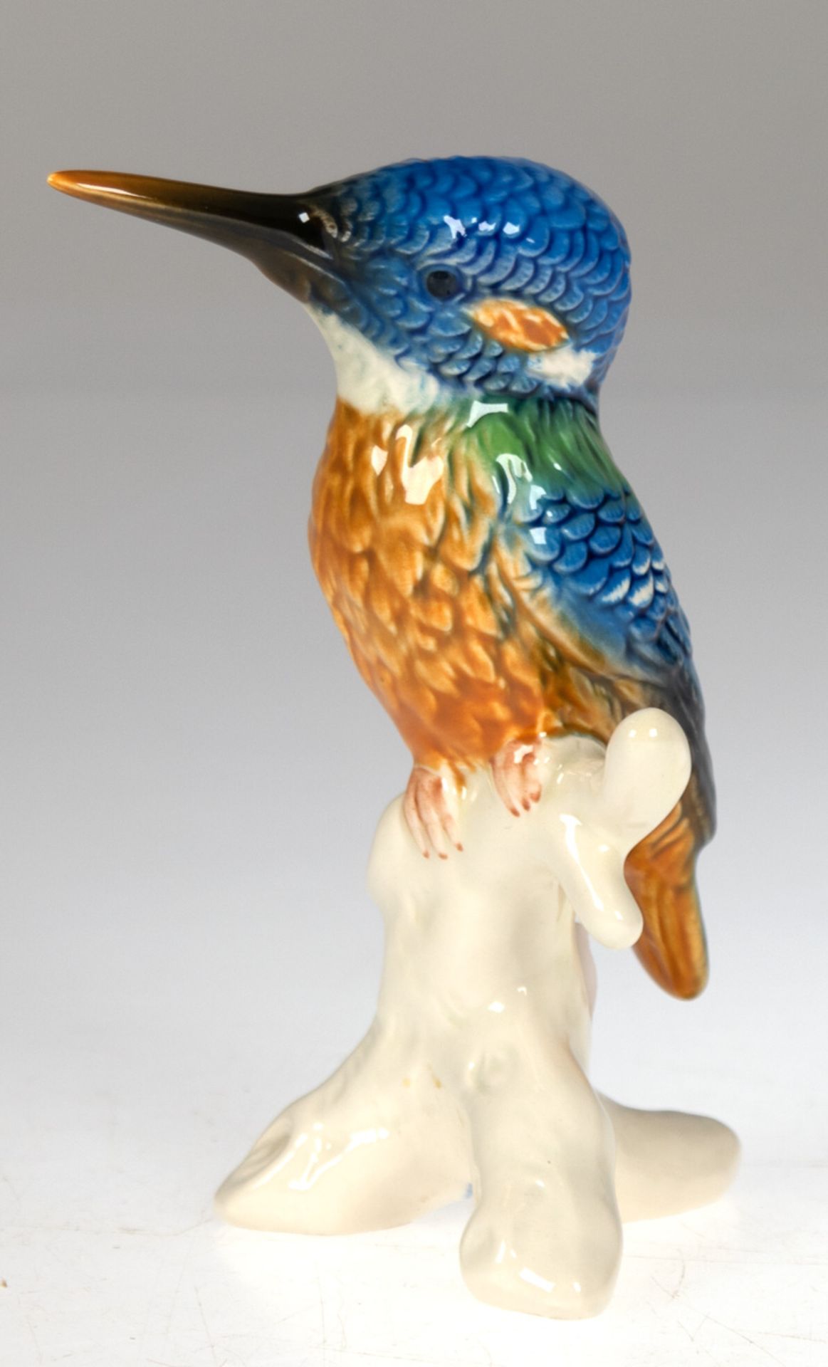 Figur "Eisvogel auf Ast", Goebel, polychrom bemalt, H. 14,5 cm