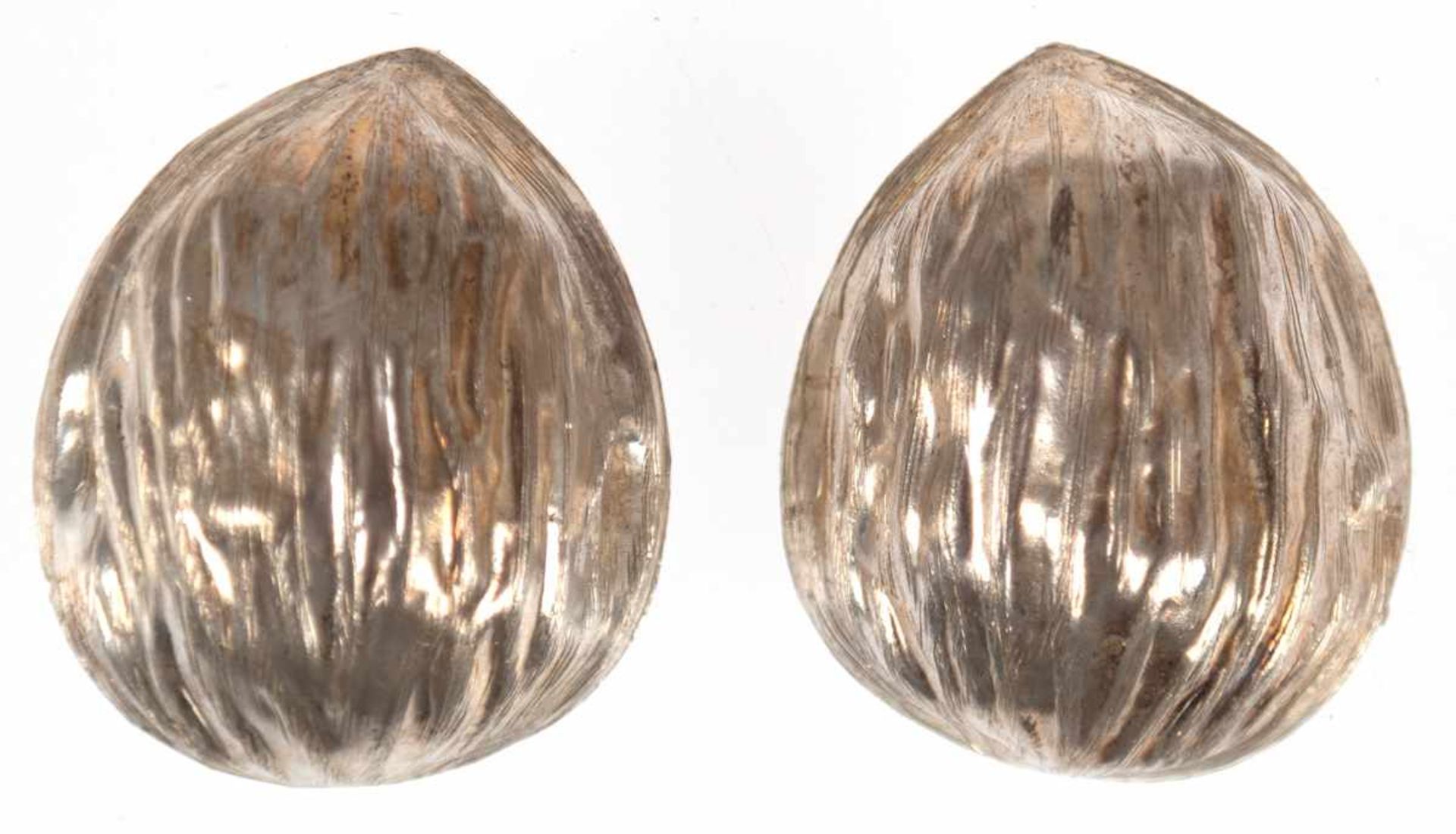 Pillendose in Form einer Walnuß, 925er Silber, punziert, ca. 15 g, L. 3,2 cm - Image 2 of 3