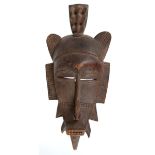 Afrikanische Tanzmaske, Holz, geschnitzt, Gebrauchspuren, H. 40 cm