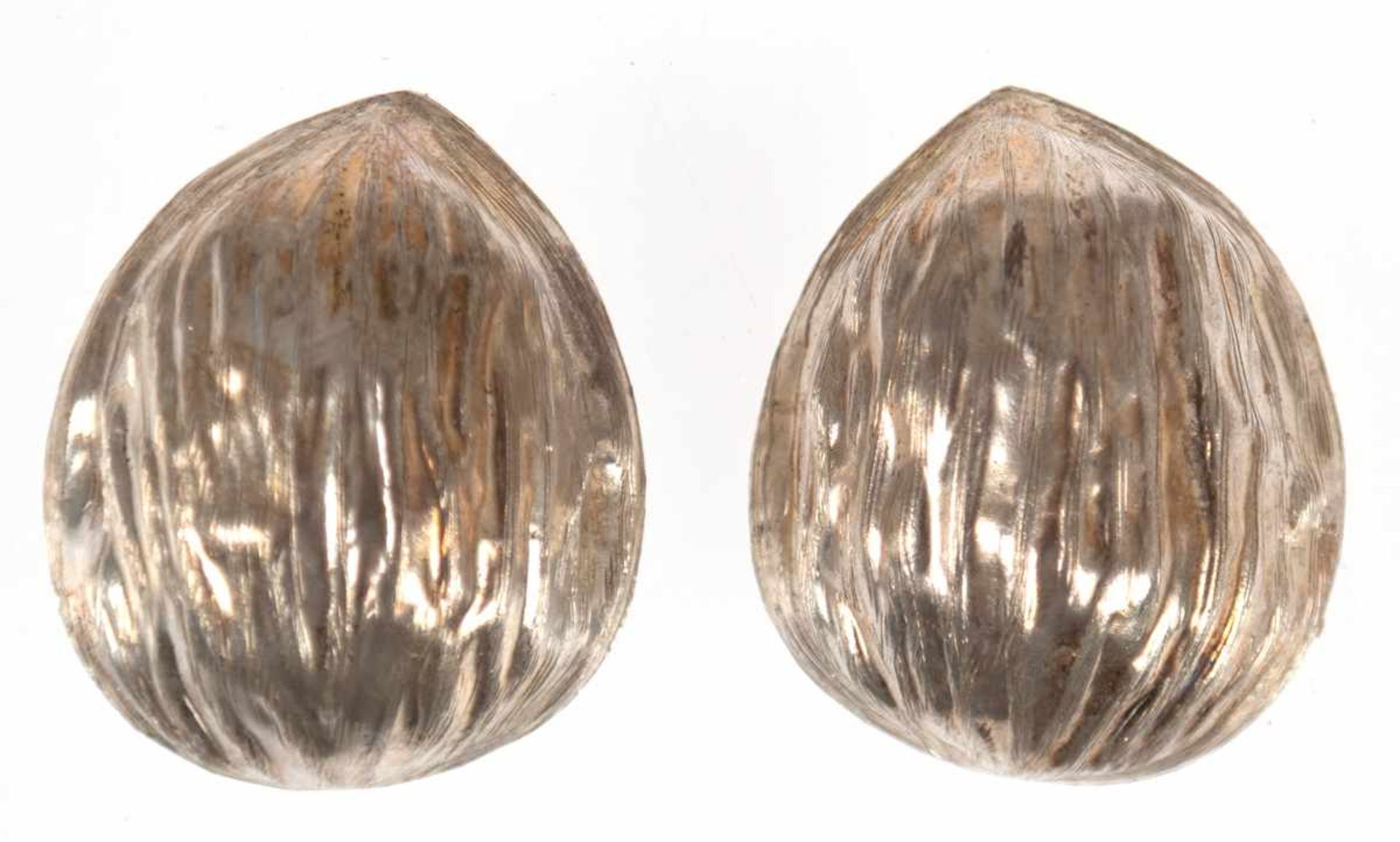 Pillendose in Form einer Walnuß, 925er Silber, punziert, ca. 17 g, L. 3,7 cm - Bild 2 aus 3