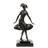 Bronze-Figur im Art Deco-Stil "Dame im Kleid mit schwingendem Rock", Nachguß 20. Jh.,bezeichnet "D.