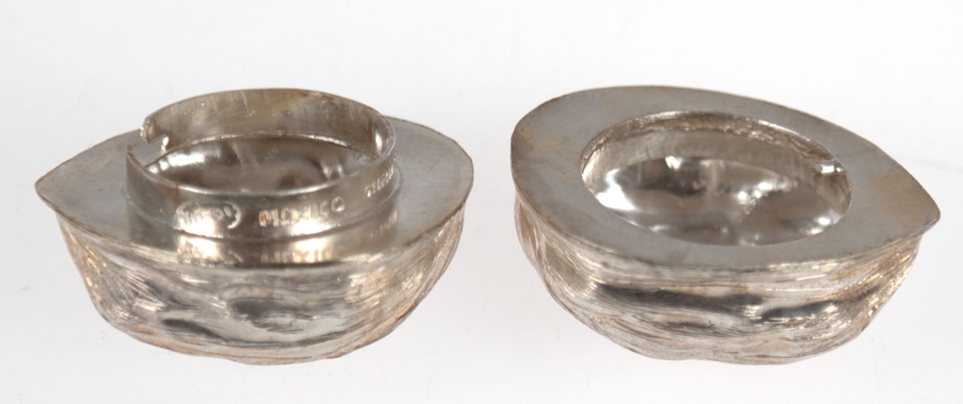 Pillendose in Form einer Walnuß, 925er Silber, punziert, ca. 17 g, L. 3,7 cm - Bild 3 aus 3