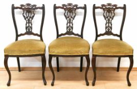 3 Jugendstil-Stühle, England, Mahagoni, gepolsterter Sitz, gelber Mohairbezug, Rückenlehne mit 3
