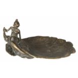 Jugendstil-Schale "Junge Frau auf einem Pfau mit ausbreitendem Federkleid sitzend", Zinn/Bronze,