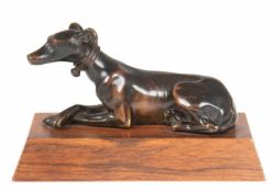 Méne, Pierre Jules (1810-1879) "Liegender Windhund", Nachguß, Bronze, braun patiniert, unsign., H.